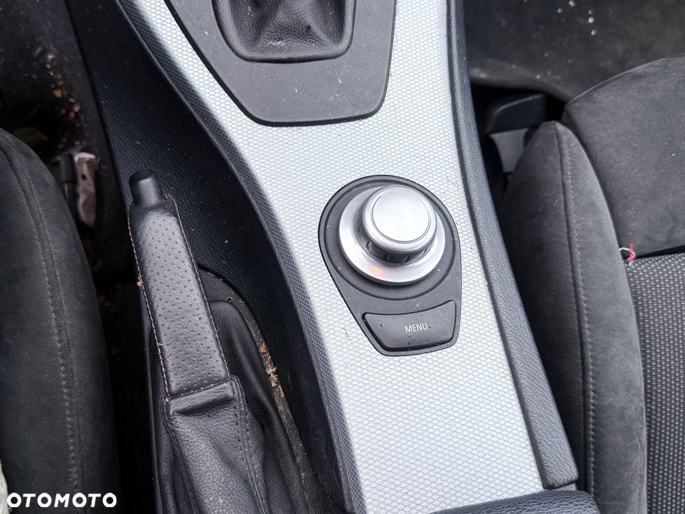 BMW Seria 3 335i Touring Edition Sport - 26