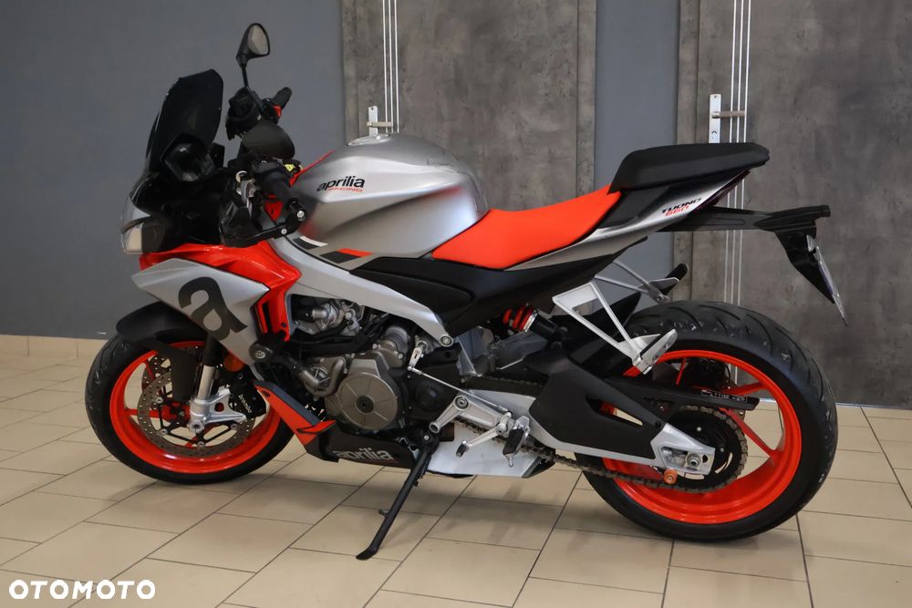 Aprilia Tuono - 9
