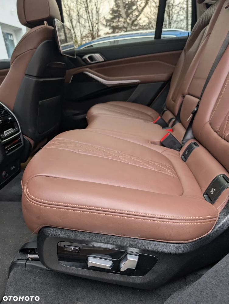 BMW X7 - 21