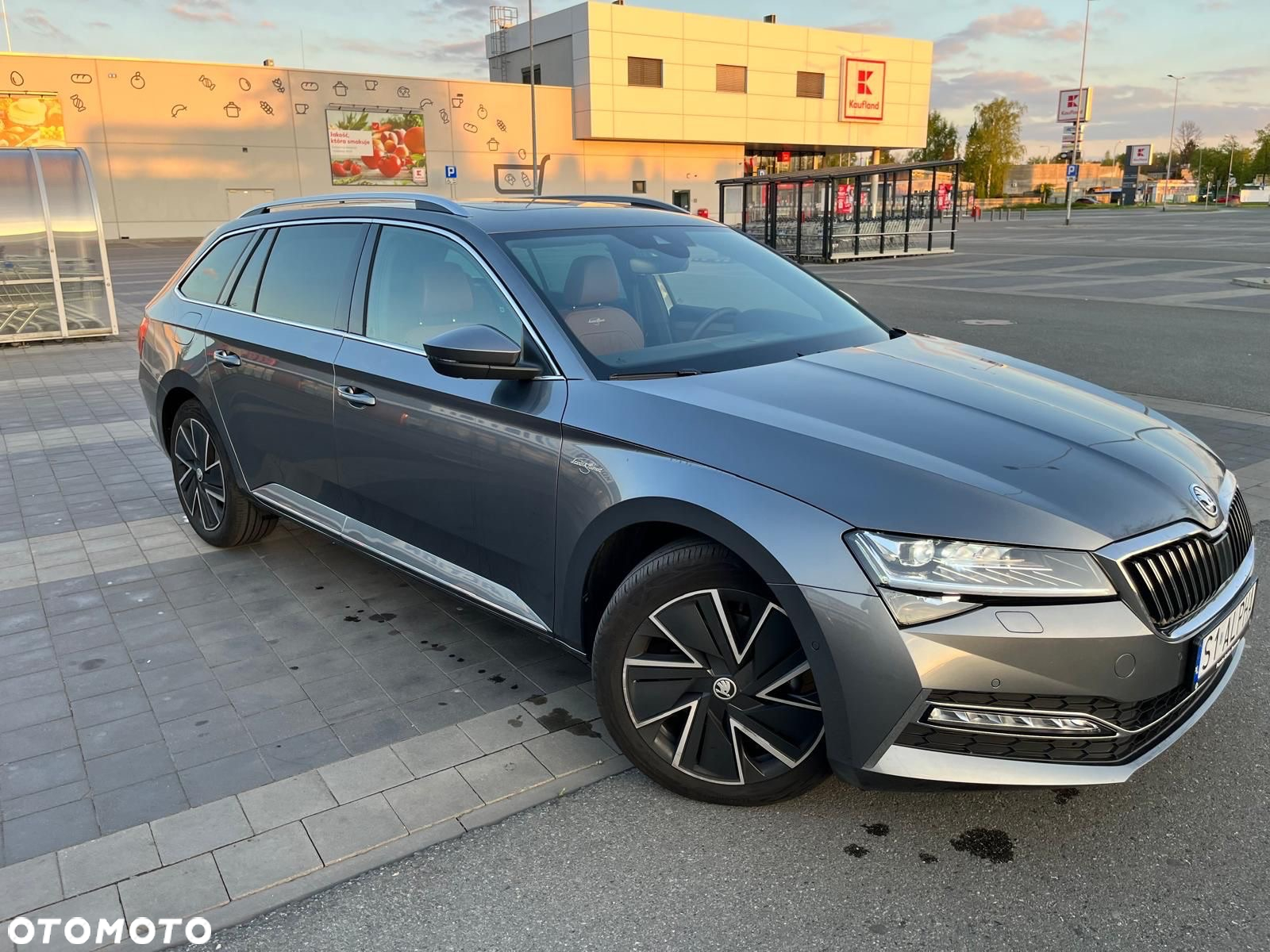 Skoda Superb 2.0 TDI SCR 4x4 L&K DSG - 4