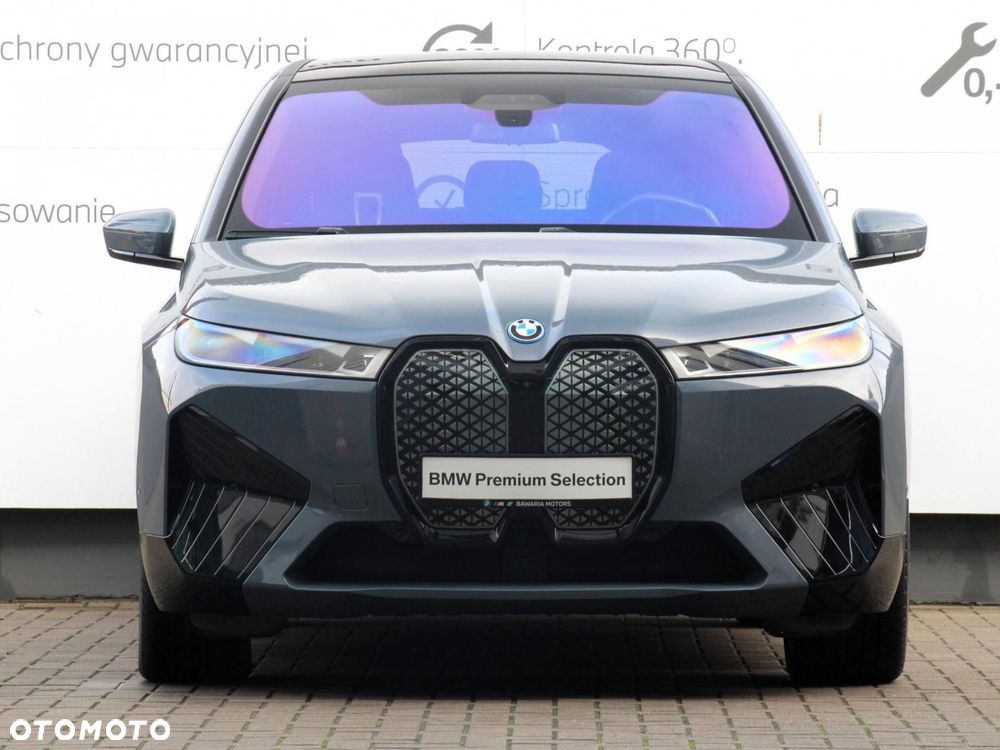 BMW iX - 10