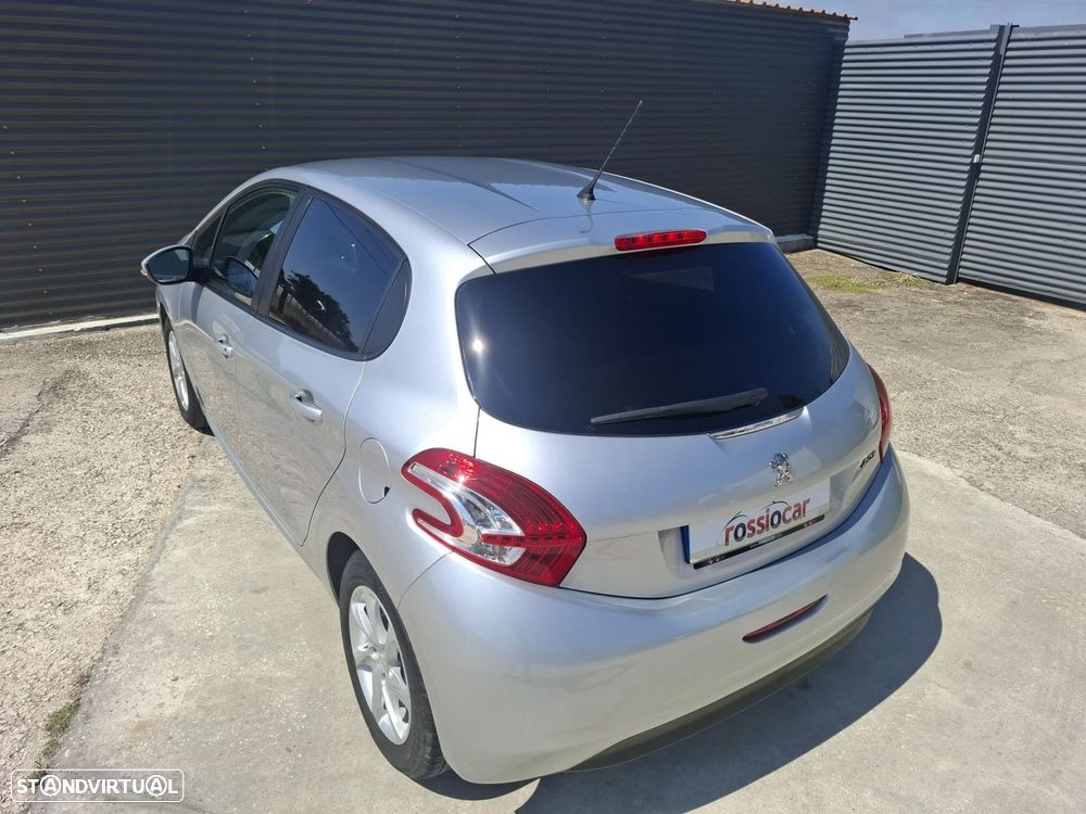 Peugeot 208 1.2 PureTech Active - 12