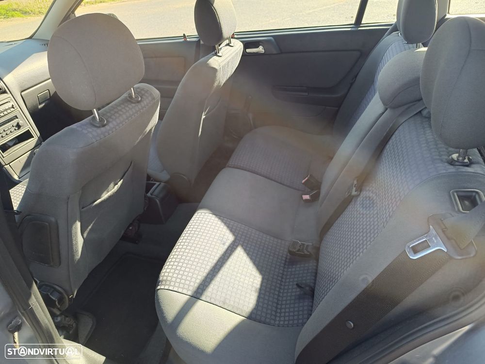 Opel Astra Caravan 1.7 DTi Club - 12