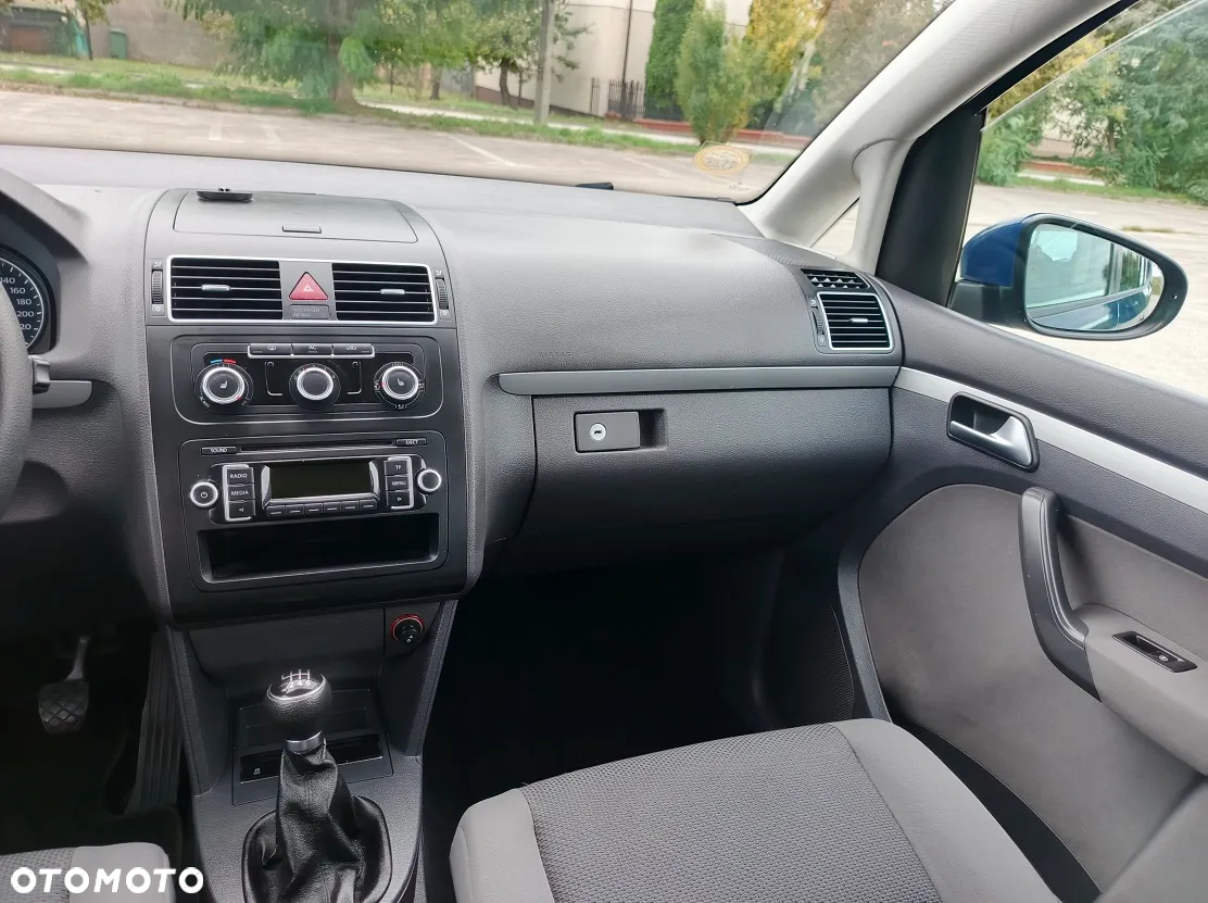 Volkswagen Touran 1.6 TDI DPF BlueMotion Technology Comfortline - 16