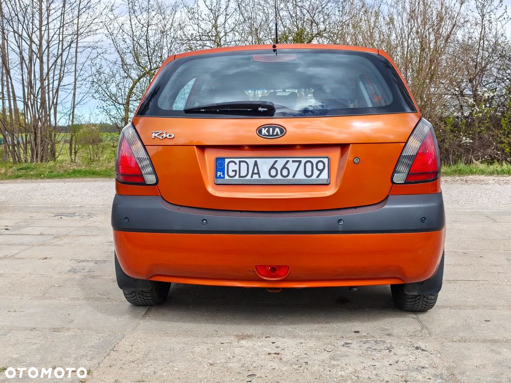Kia Rio 1.4 Comfort - 4
