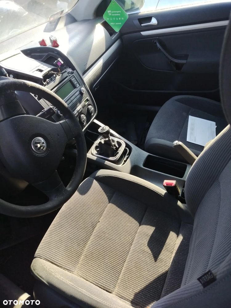 VOLKSWAGEN Jetta IV 4 na części - 3