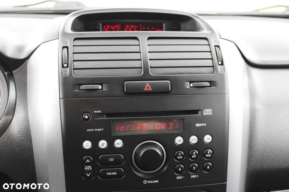 Suzuki Grand Vitara - 32