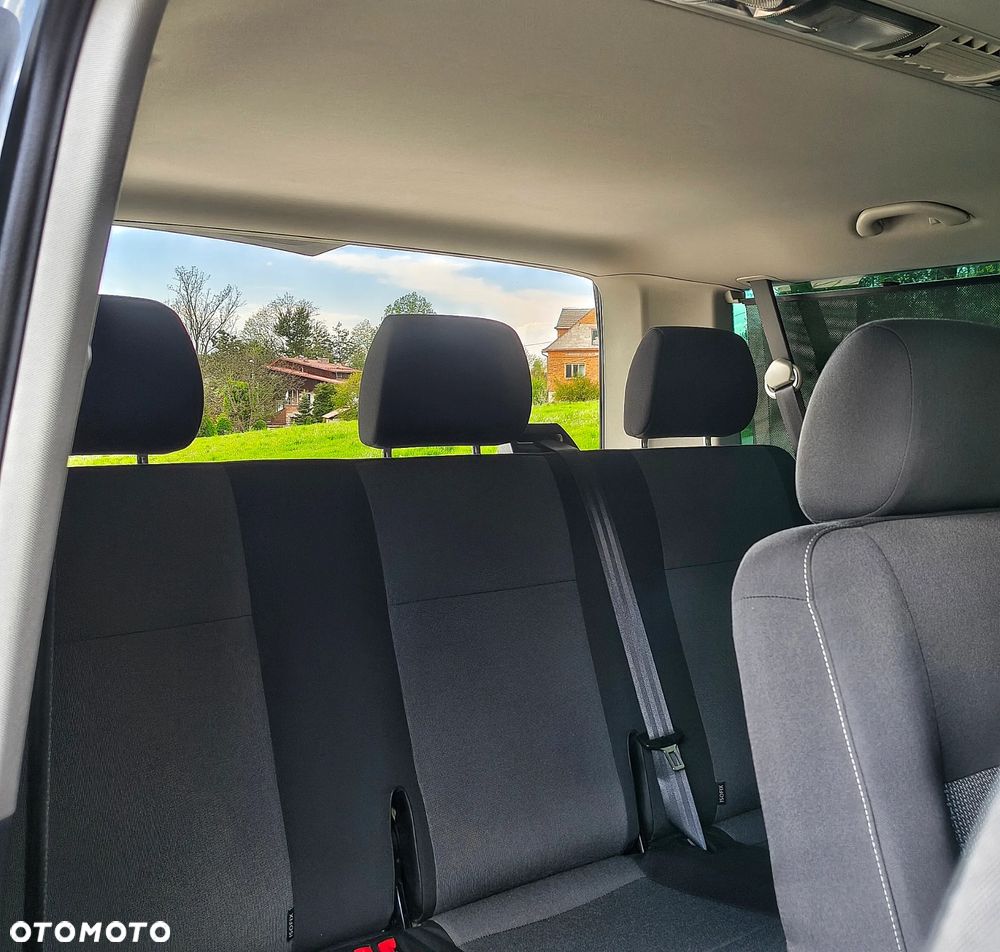 Volkswagen Caravelle - 19