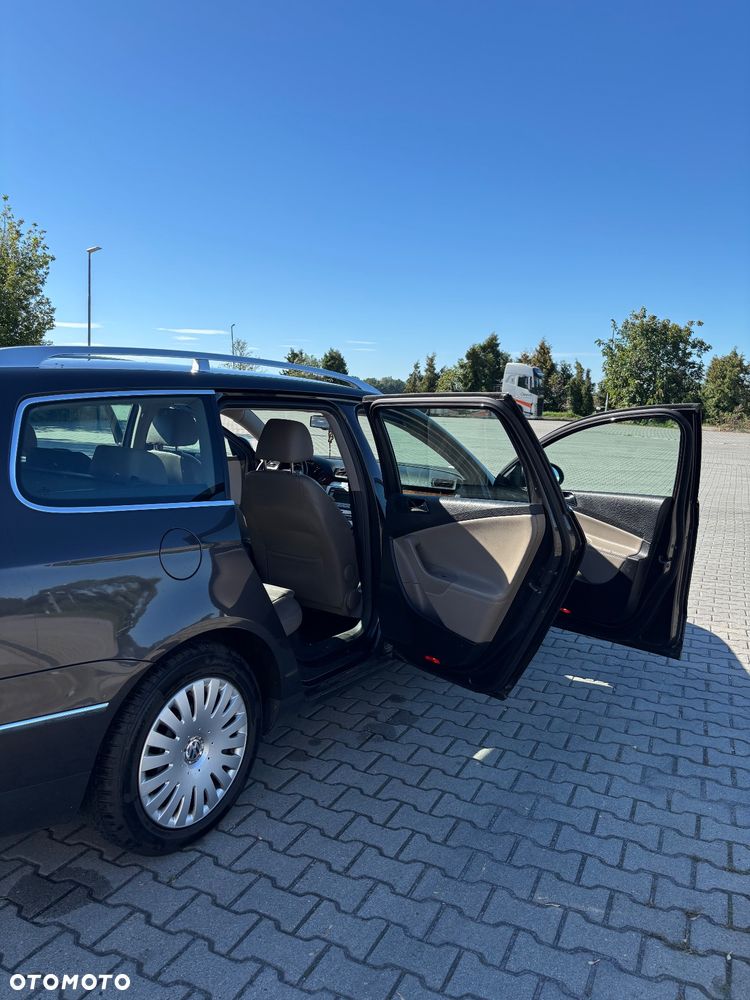 Volkswagen Passat - 11