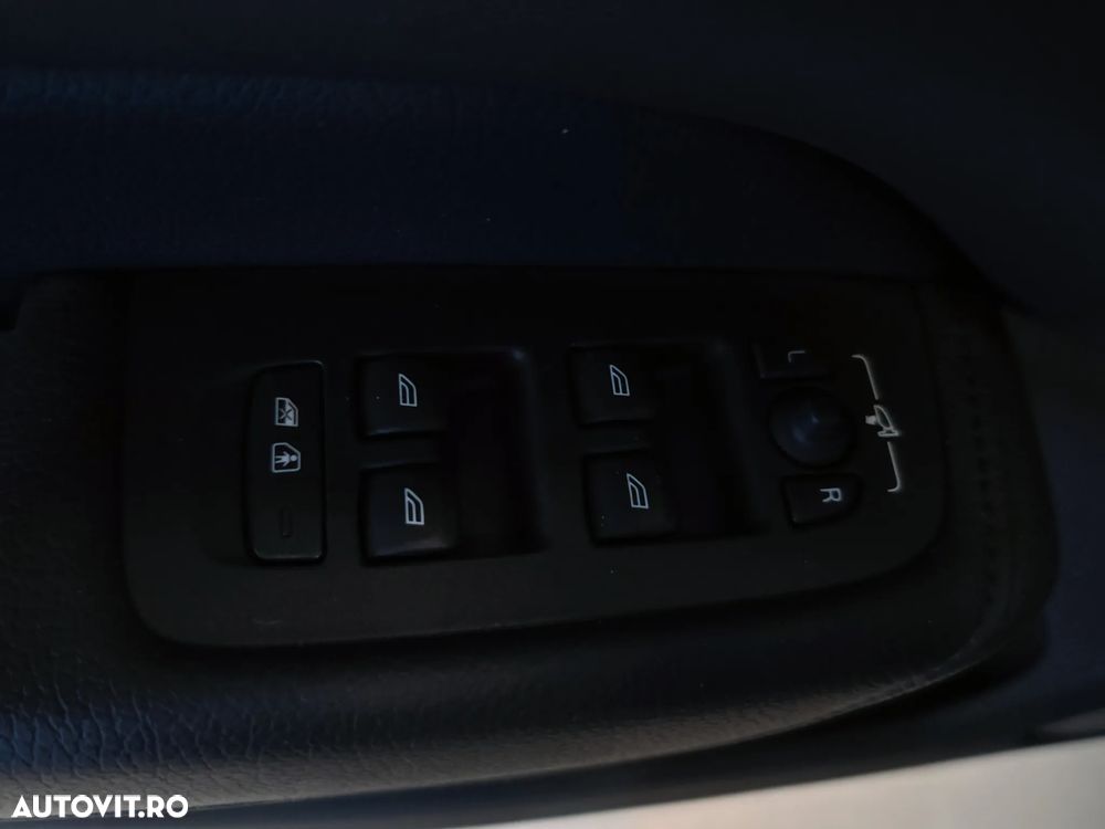 Volvo XC 60 D4 Geartronic Momentum - 19