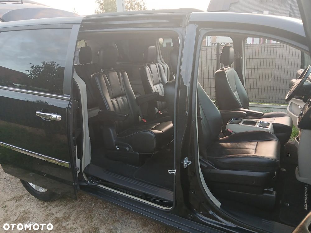 Chrysler Town & Country 3.6 Limited - 18