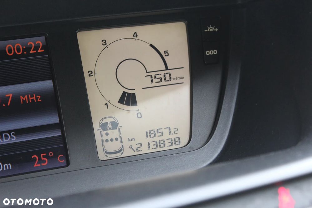 Citroën C4 Picasso 1.6 HDi FAP CoolTech - 24