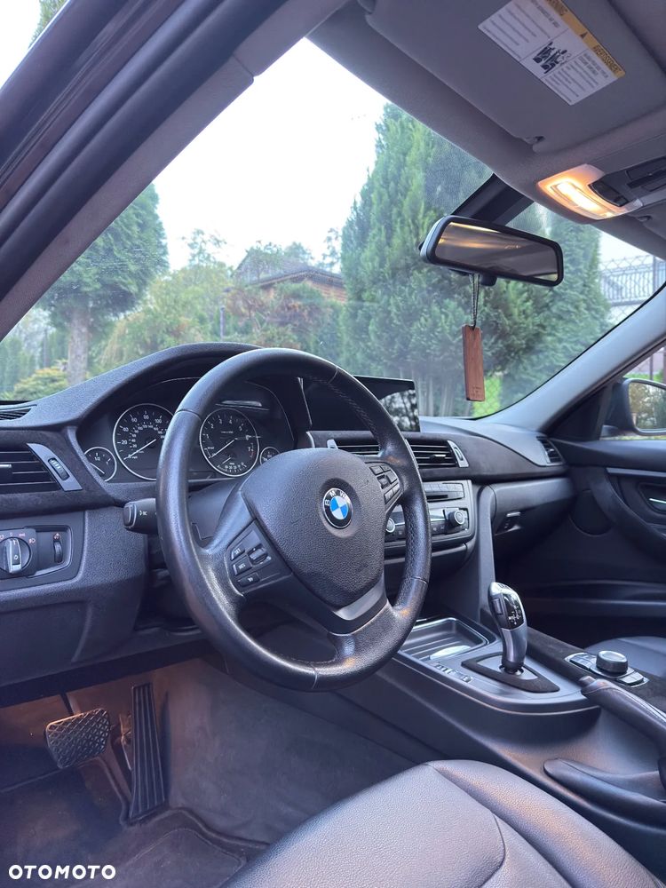 BMW Seria 3 320i xDrive - 20
