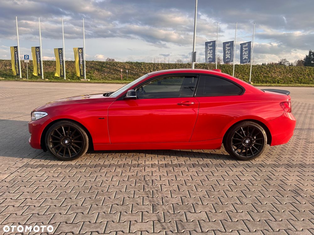 BMW Seria 2 218d - 8