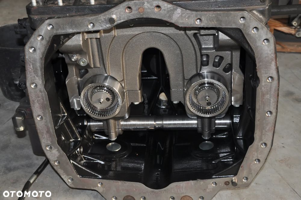 Skrzynia Vario Cmatic  zwolnica pochwa wom tylny most Deutz Fahr 8280 7250 ttv - 6