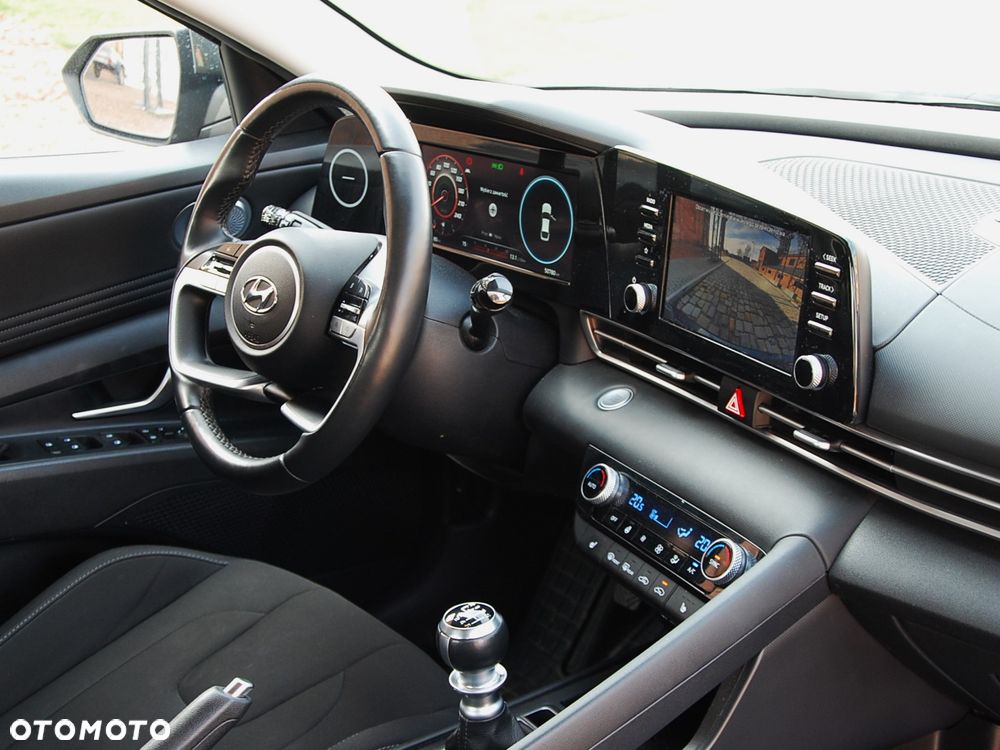 Hyundai Elantra 1.6 Smart - 16