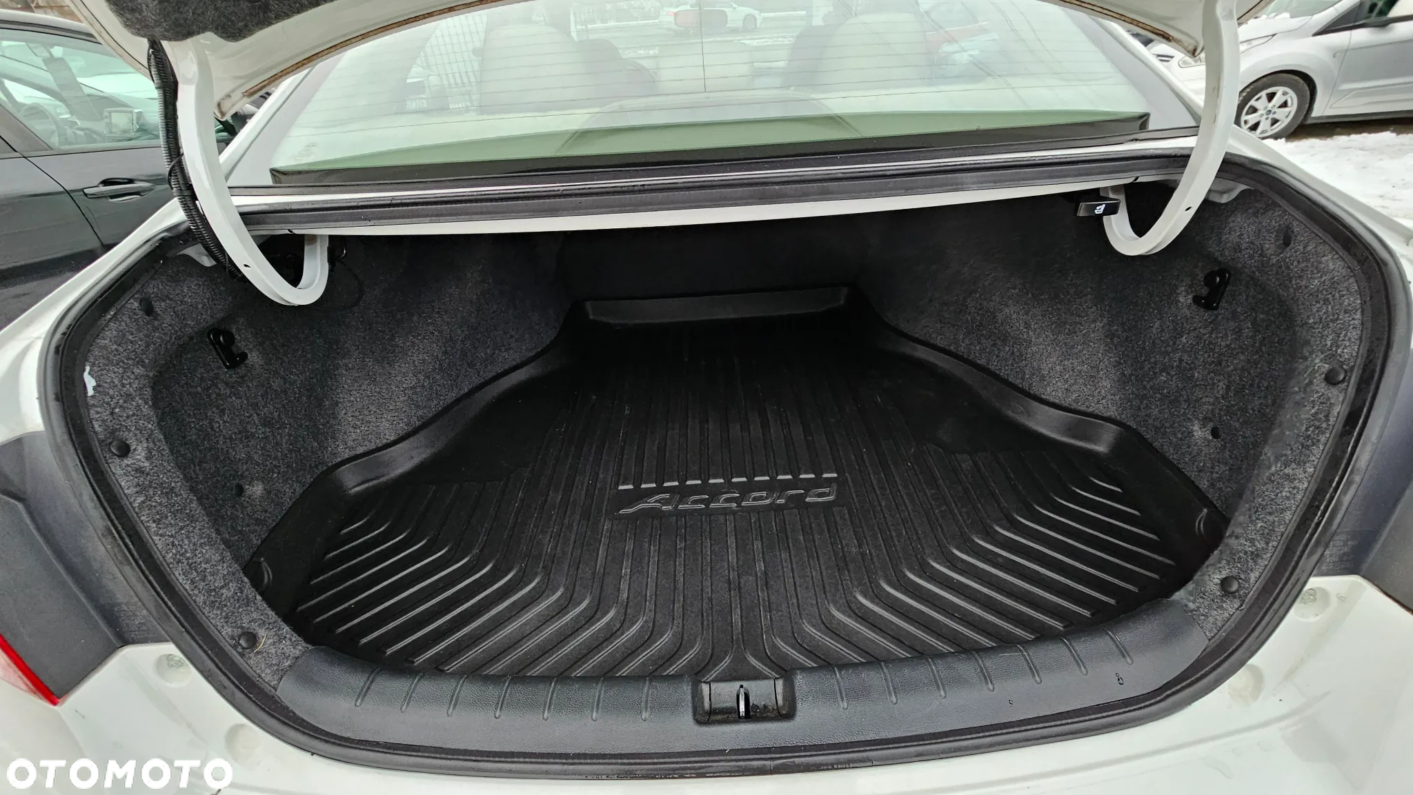 Honda Accord 2.4 LX - 21