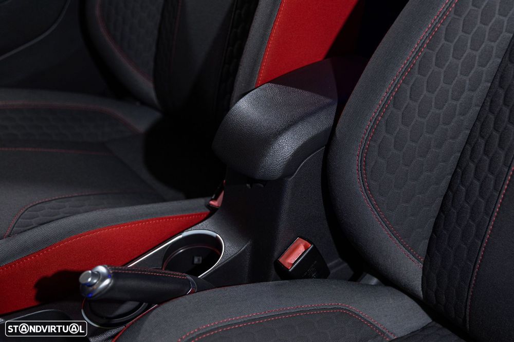 Ford Fiesta 1.0 EcoBoost ST-Line Red Edition - 25