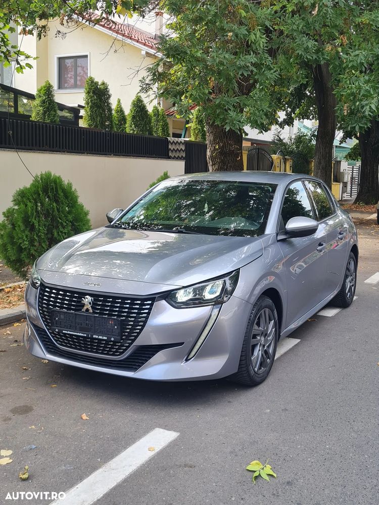 PEUGEOT 208