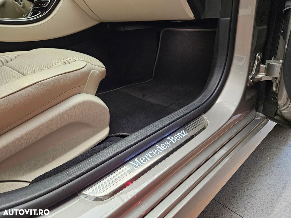 Mercedes-Benz E 300 4MATIC Aut. - 36