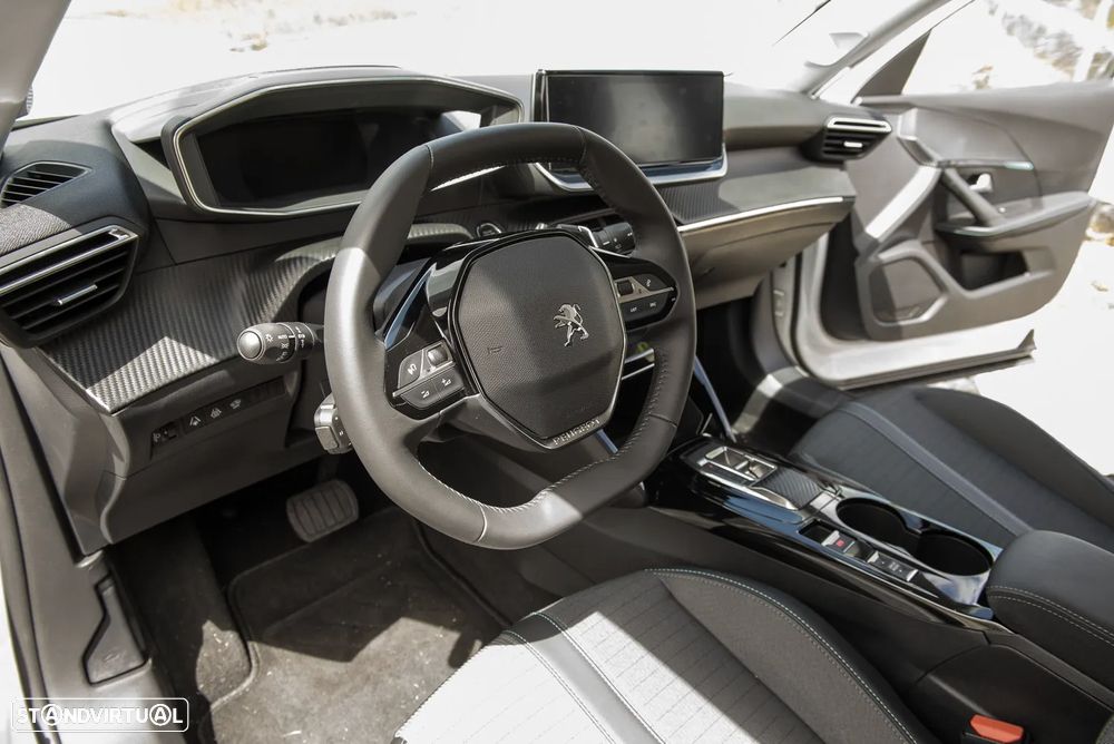 Peugeot 2008 1.2 PureTech Allure Pack EAT8 - 22