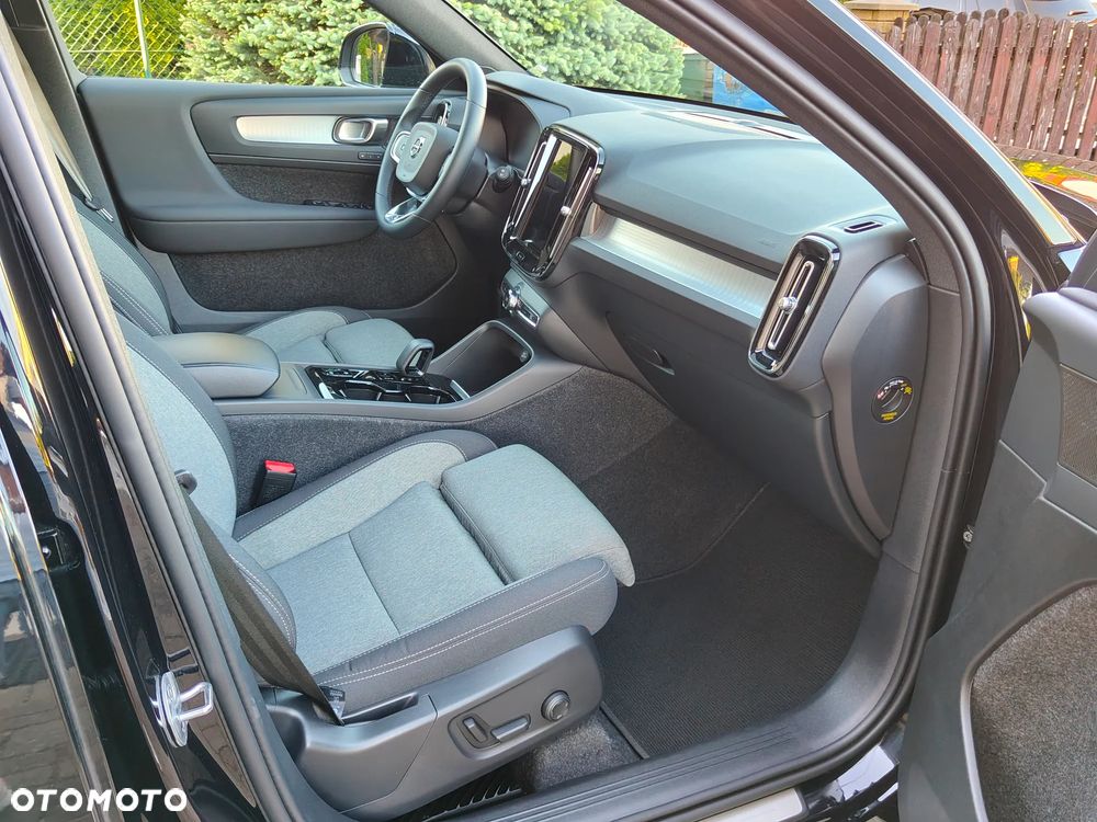 Volvo XC 40 T2 Plus Dark - 31