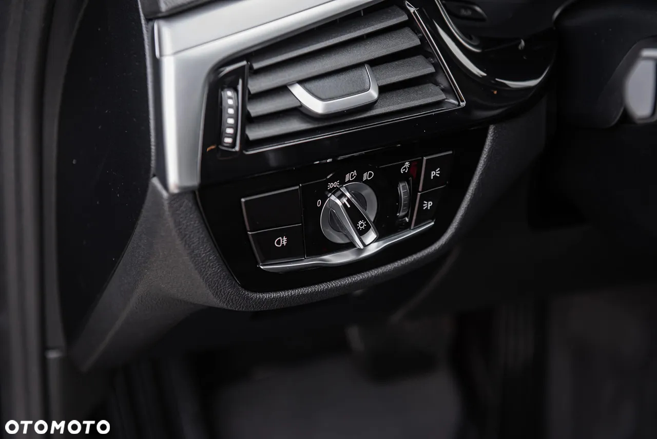 BMW Seria 5 520d Luxury Line - 23