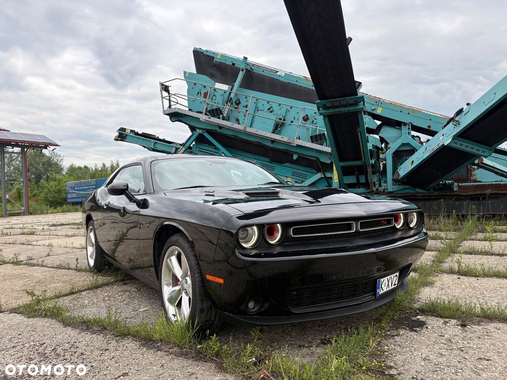 Dodge Challenger - 2