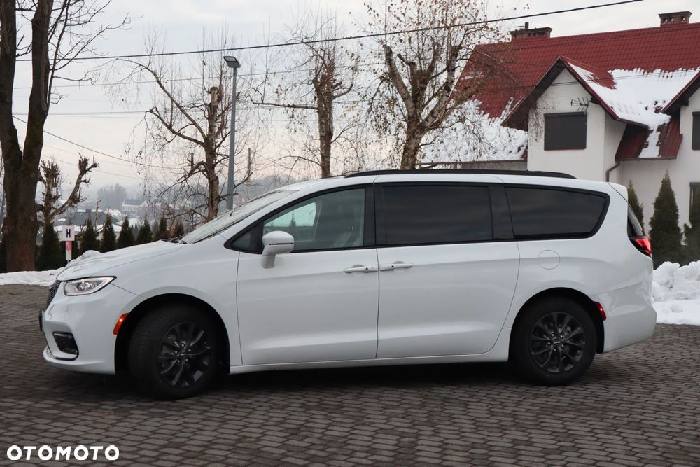 Chrysler Pacifica - 10