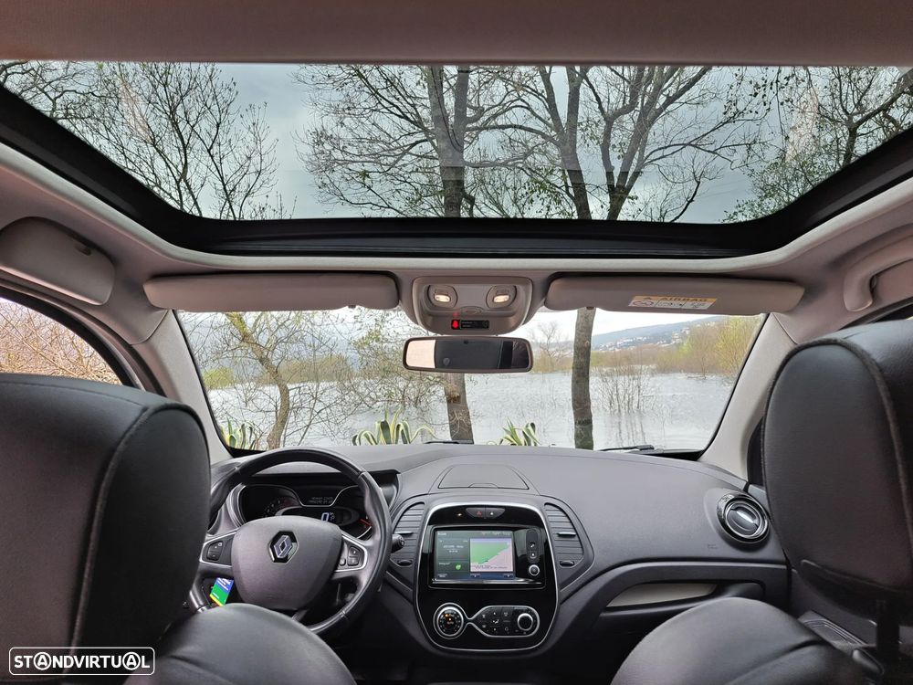 Renault Captur TCe 150 EDC GPF BOSE EDITION - 24