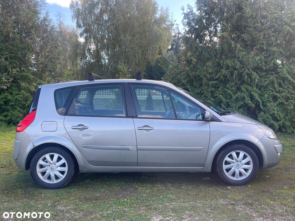 Renault Scenic 1.5 dCi Emotion - 4