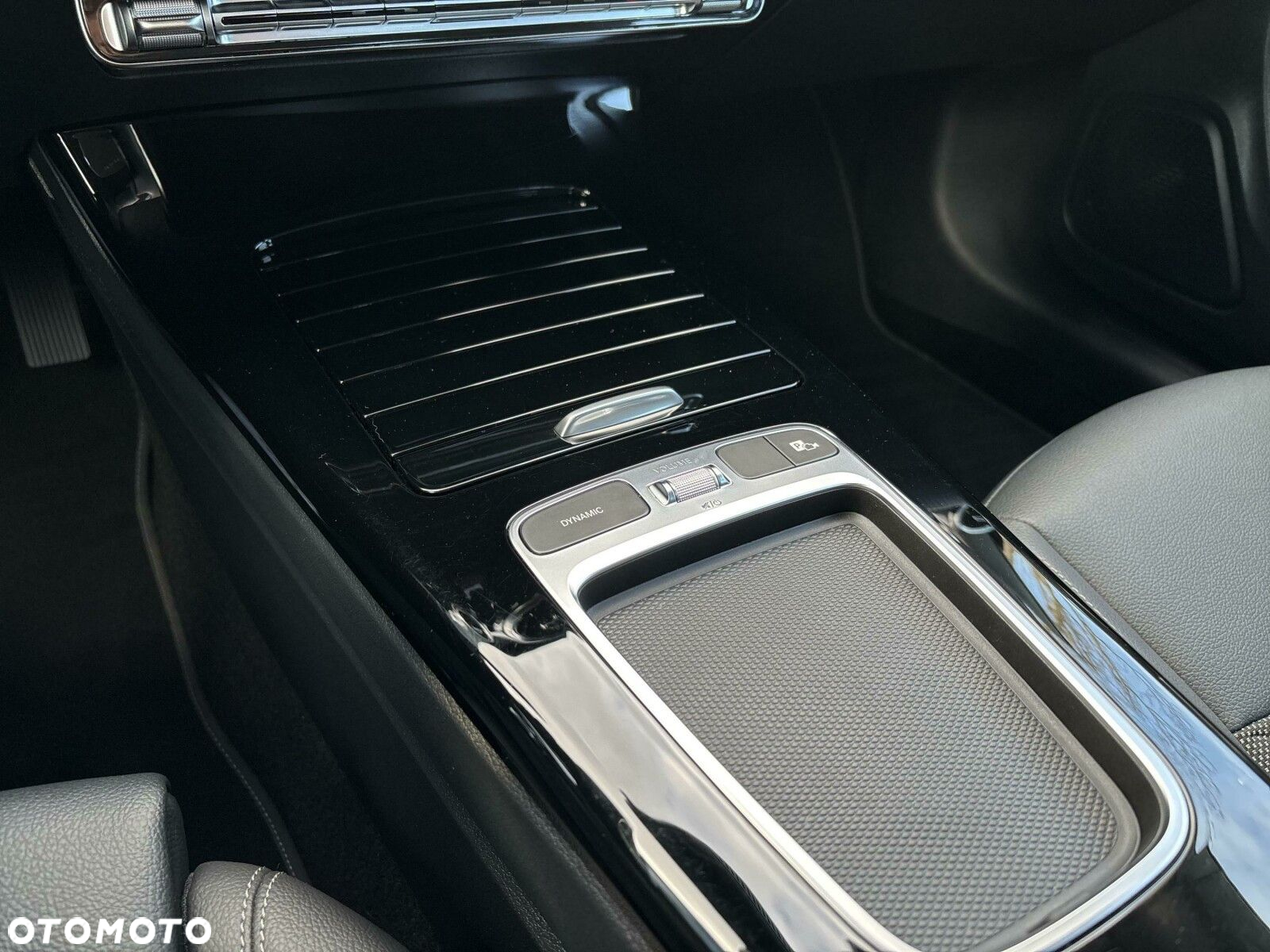 Mercedes-Benz CLA 200 Progressive 7G-DCT - 26
