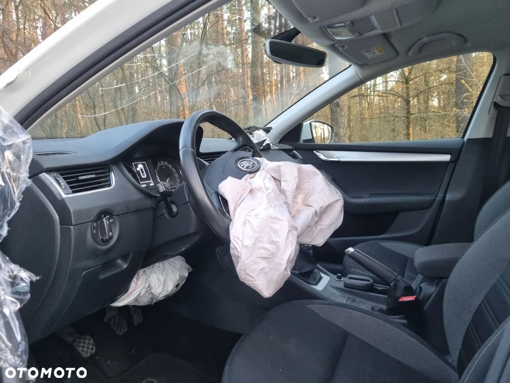 Skoda Octavia 1.6 TDI Premium Edition - 28