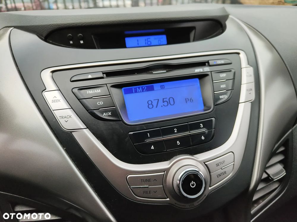 Hyundai Elantra 1.6 Comfort - 16