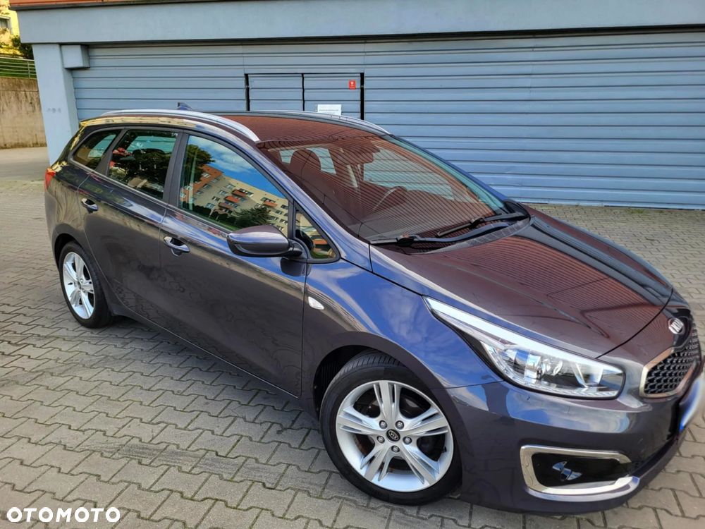 Kia Ceed 1.6 CRDi 136 ISG Edition 7 - 13