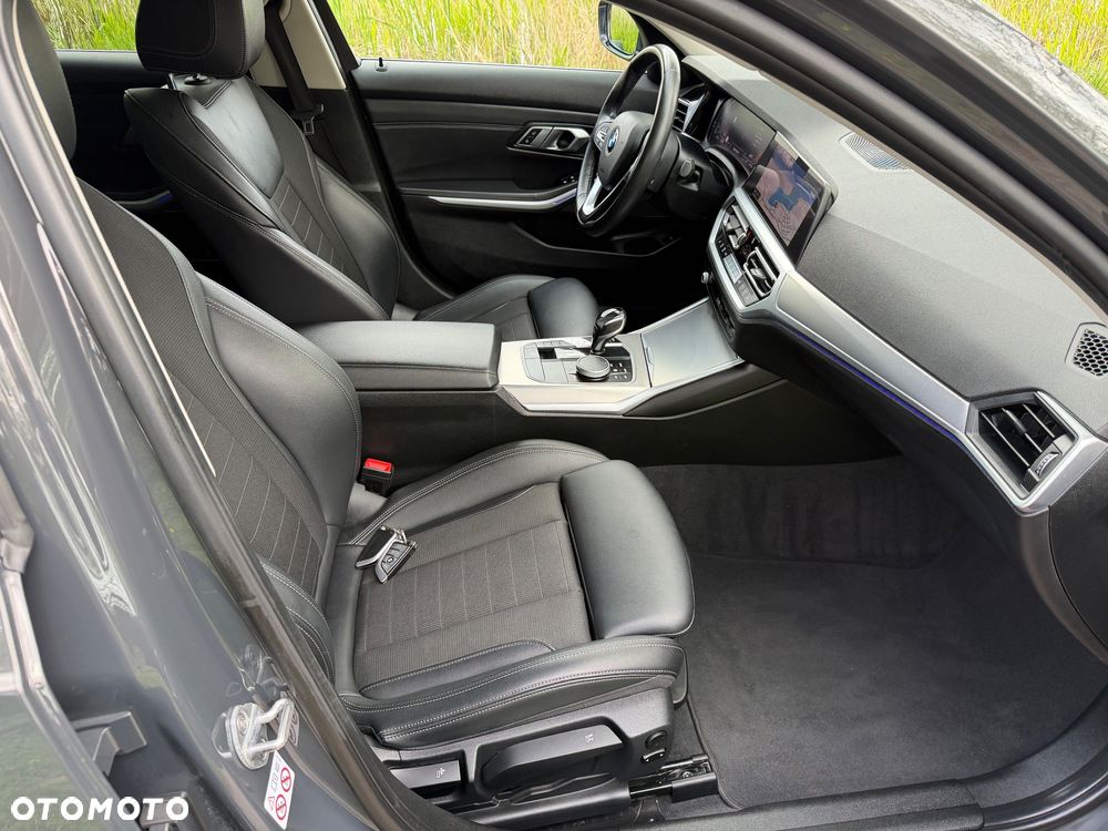 BMW Seria 3 320d Edition Luxury Line Purity - 11
