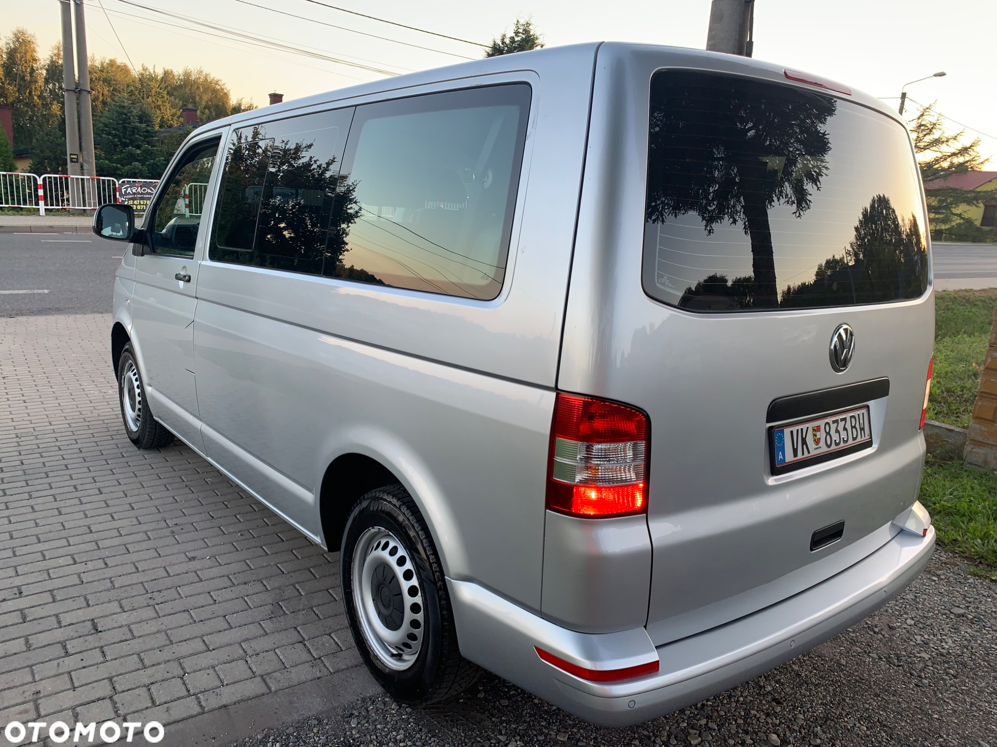 Volkswagen Transporter T5 TDI L1H1 Mixt - 4