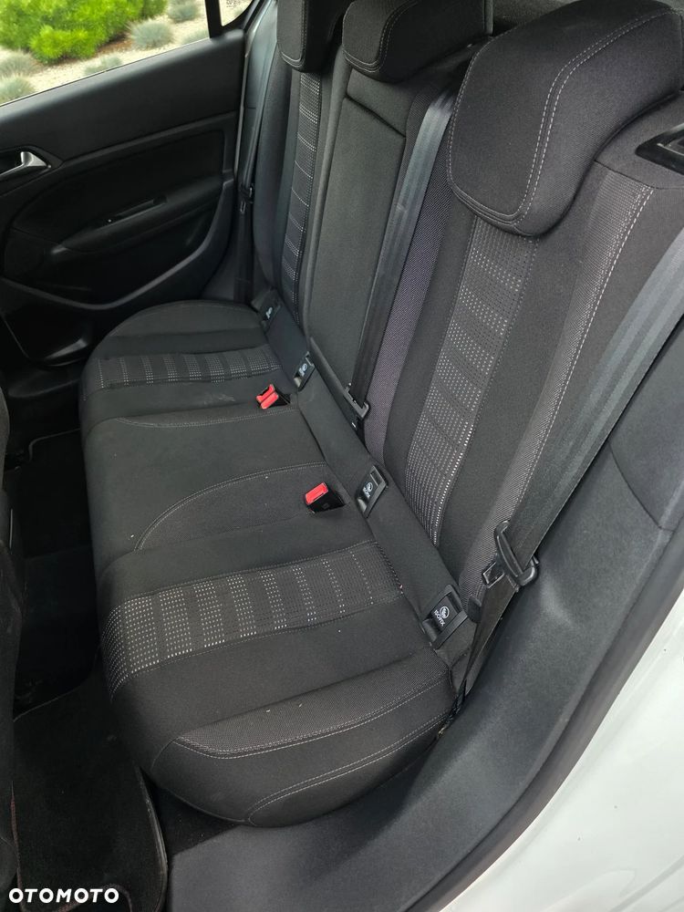 Peugeot 308 BlueHDi 120 Stop & Start Allure - 23