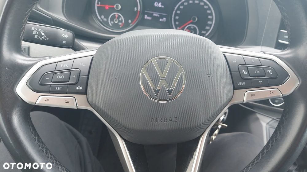 Volkswagen Caravelle - 17