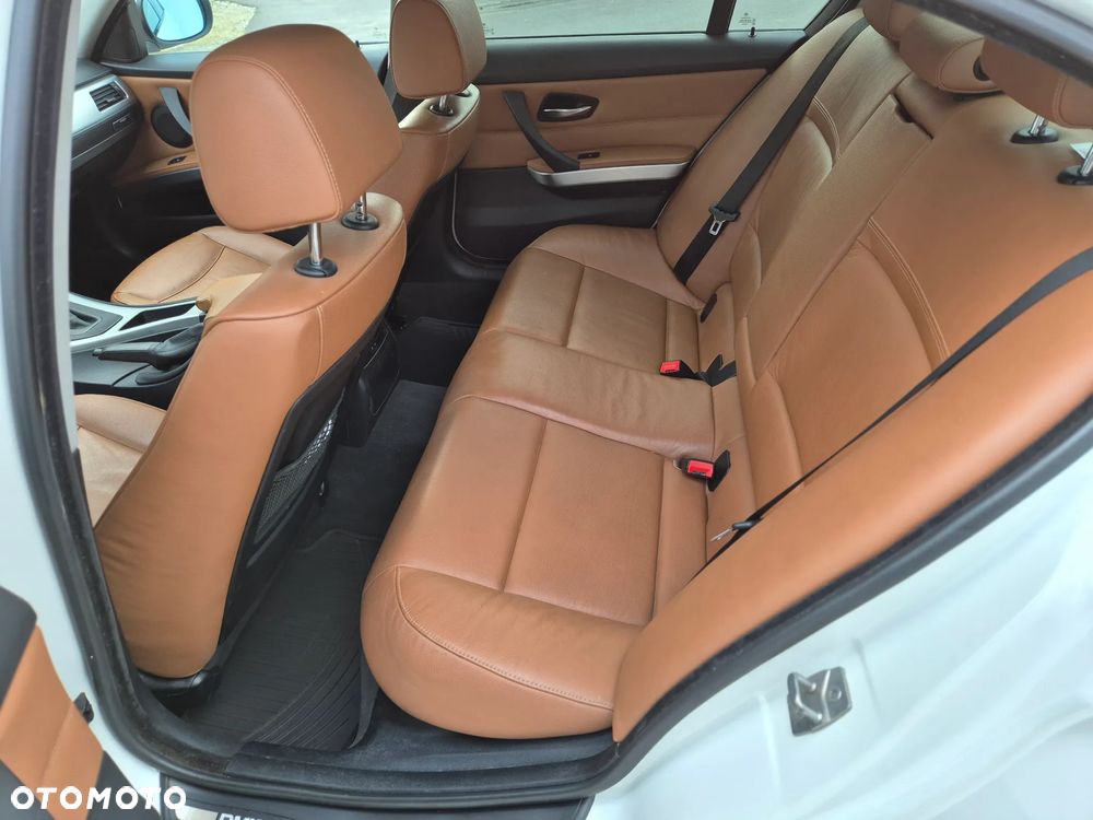 BMW Seria 3 335i xDrive - 11