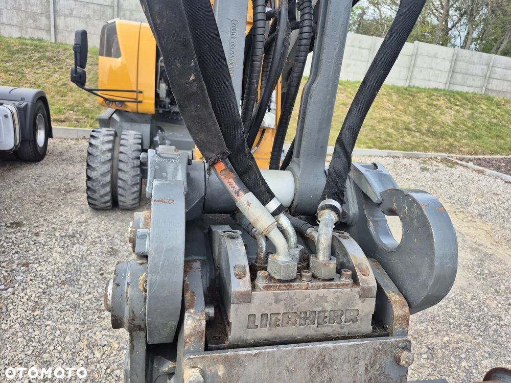 Liebherr / LIEBHERR 918 / COMPACT - 30