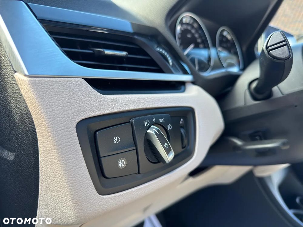 BMW X1 xDrive25i Advantage - 36