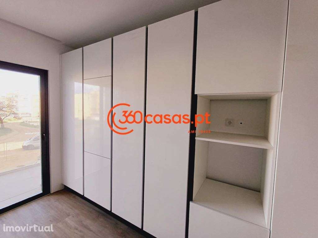Apartamento T2 com garagem e logradouro de 35m2 em Almancil - Grande imagem: 3/12