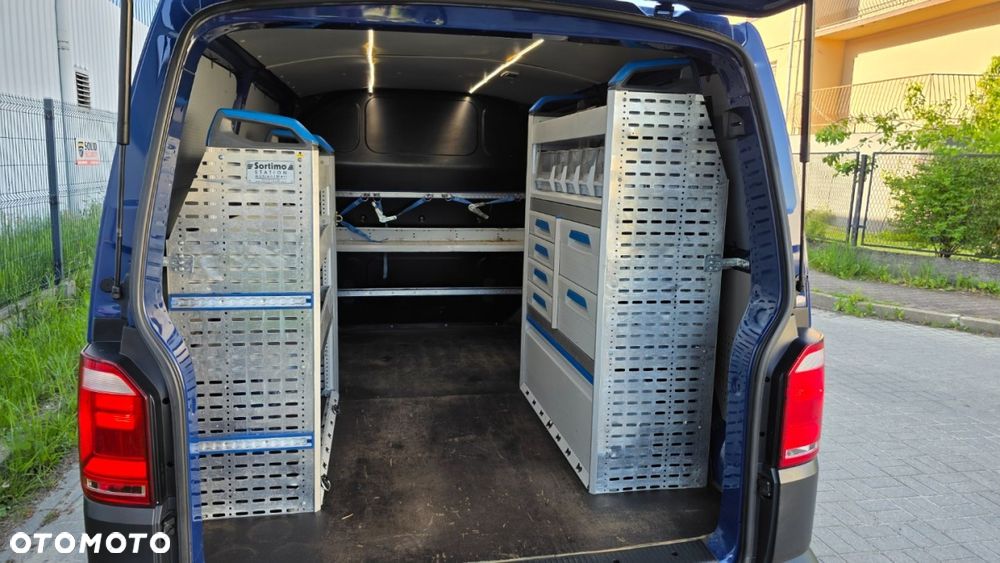 Volkswagen T6 warsztat - 17