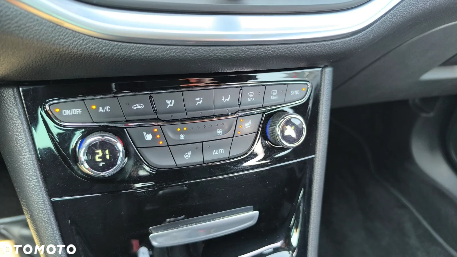 Opel Astra 1.6 Turbo Start/Stop Dynamic - 19
