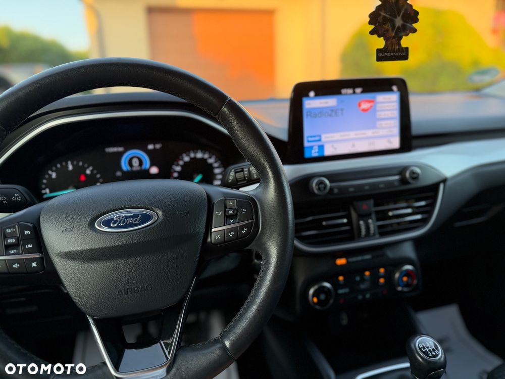 Ford Focus 1.5 EcoBlue Start-Stopp-System COOL&CONNECT DESIGN - 34