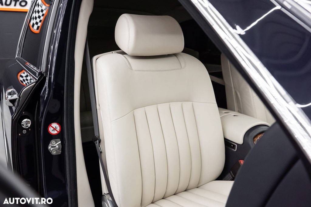 Rolls-Royce Phantom Standard - 12