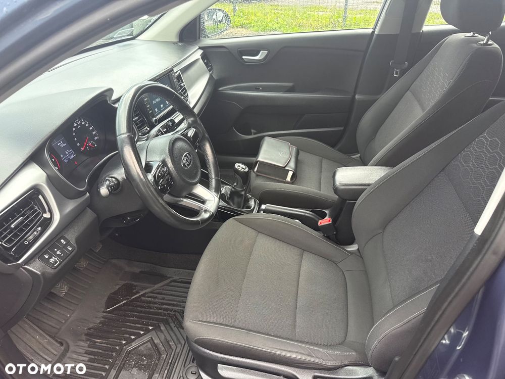 Kia Rio 1.4 L - 11
