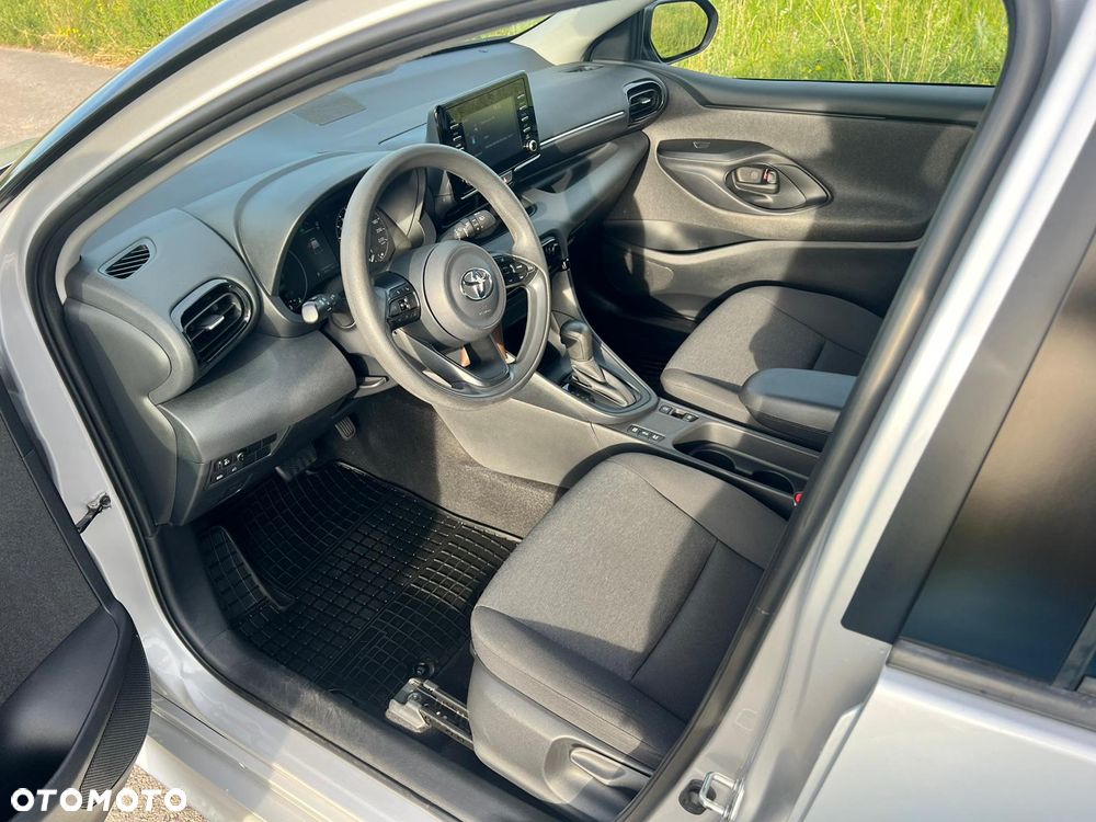 Toyota Yaris - 10