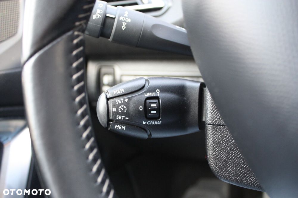 Peugeot 308 1.2 PureTech GPF Active S&S - 31